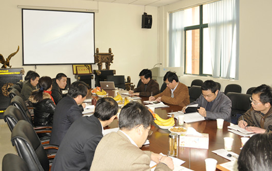 会上,学院院长许开强简单介绍了目前学院的建设状况,副院长胡雨霞